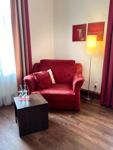 Maris Hotel Щайнхуде Екстериор снимка