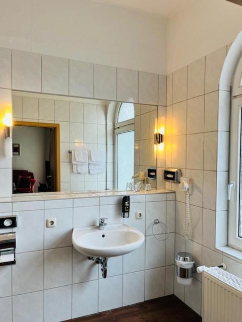 Maris Hotel Щайнхуде Екстериор снимка