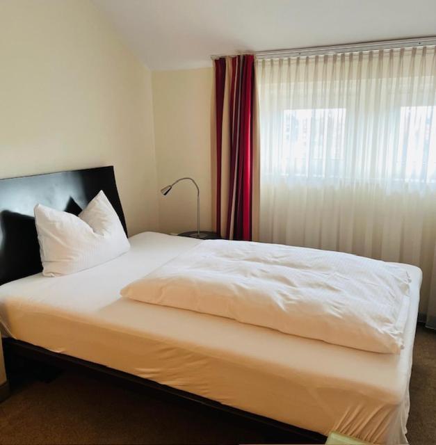 Maris Hotel Щайнхуде Екстериор снимка